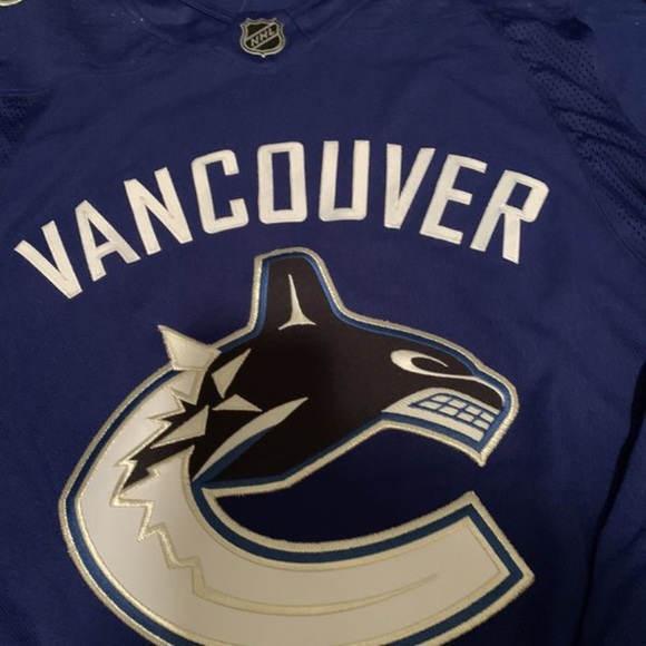 Vancouver Canucks Authentic NHL Jersey Sz 52 - Picture 4 of 6